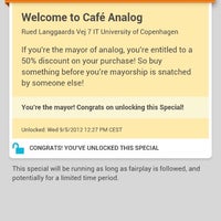 รูปภาพถ่ายที่ Café Analog โดย Kenny M. เมื่อ 9/5/2012