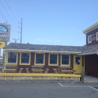 7/18/2012 tarihinde Devon S.ziyaretçi tarafından Mama Kwan&amp;#39;s Tiki Bar &amp;amp; Grill'de çekilen fotoğraf
