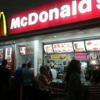 Photo taken at McDonald&amp;#39;s by Brenno F. on 3/26/2012