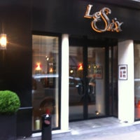 รูปภาพถ่ายที่ Le Six Hotel โดย Patrick K. เมื่อ 6/15/2012