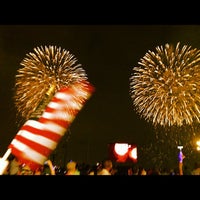 Photo taken at Fireworks On The Hudson by Nicholas F. on 7/5/2012