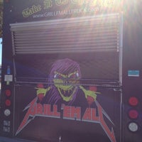 Снимок сделан в Grill &amp;#39;Em All Truck пользователем Thirsty J. 9/1/2012