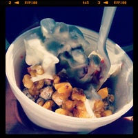 Снимок сделан в Go Yo! Frozen Yogurt пользователем Ana R. 6/18/2012