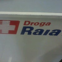 Photo taken at Droga Raia by Fernanda P. on 5/17/2012