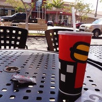 Foto tomada en Burgers on the Edge  por Kyle B. el 6/8/2012
