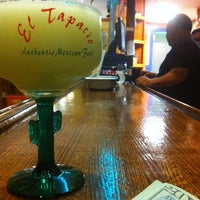 Снимок сделан в El Tapatio Mexican Restaurant пользователем Stephen 2/23/2012
