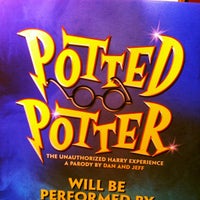 Foto scattata a Potted Potter at The Little Shubert Theatre da Dave K. il 7/14/2012