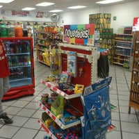 Photo taken at Oxxo by Dante Euler G. on 5/16/2012