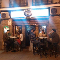 รูปภาพถ่ายที่ Cerveceria Harry el Alemán โดย Juan B. เมื่อ 3/30/2012