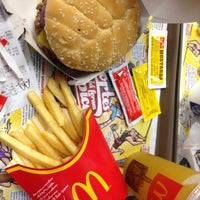Foto tomada en McDonald&amp;#39;s  por Raphael P. el 7/7/2012