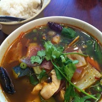 Photo taken at Charn Thai Restaurant by Minnelli J. on 4/18/2012