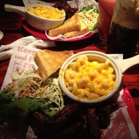Photo taken at Red Robin Gourmet Burgers and Brews by Glee M. on 4/16/2012