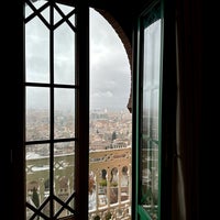 Photo prise au Hotel Alhambra Palace par زَهـا le12/13/2023