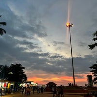 Foto diambil di Panambur Beach oleh Hemanth K. pada 11/15/2022