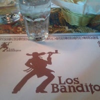 รูปภาพถ่ายที่ Los Banditos - East โดย Maddie P. เมื่อ 3/16/2013