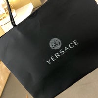 File:Versace, 45 Avenue Montaigne, 75008 Paris, France November