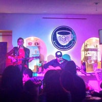 Foto tirada no(a) 19-40 café por Camm R. em 1/31/2016