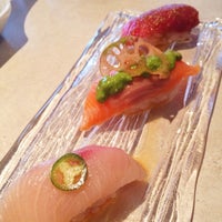 Das Foto wurde bei Sushi MiKasa von Renee F. T. am 2/19/2014 aufgenommen