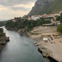 รูปภาพถ่ายที่ Food House Mostar โดย حمد เมื่อ 8/25/2019