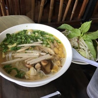 Photo taken at Papaya Vietnamese Restaurant by Africancrab on 8/6/2019