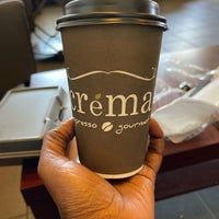 Foto diambil di Créma Espresso Gourmet oleh Africancrab pada 4/1/2022