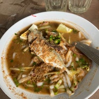 Photo taken at Warung Laksa Ikan Sekoq by Mahdi H. on 11/29/2019