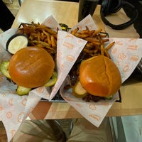Foto diambil di Burgers n&amp;#39; Fries Forever oleh Dr.Mohammad pada 1/22/2020