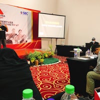 Foto tomada en Surabaya Suites Hotel  por Dyah Peni H. el 6/29/2019