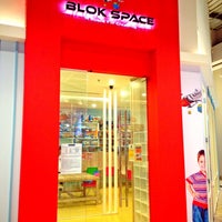 รูปภาพถ่ายที่ Blok Space โดย Sam S. เมื่อ 3/23/2013