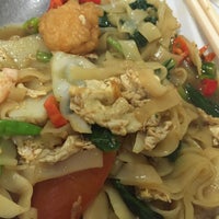 Photo taken at Mie Udang Singapore MiMi by Fenny W. on 11/27/2015