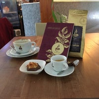 6/29/2018 tarihinde Михаил П.ziyaretçi tarafından Supremo Kaffeerösterei &amp;amp; Café'de çekilen fotoğraf