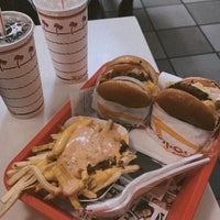 Photo taken at In-N-Out Burger by W 🦋 on 1/25/2024
