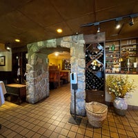 Foto diambil di Paesano Italian Restaurant and Wine Bar oleh mai pada 10/22/2022