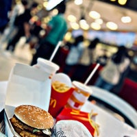 Photo taken at McDonald&amp;#39;s by Fateme J. on 9/12/2022