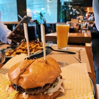 Foto tirada no(a) Century Burger por ‏👨🏻‍⚕️👁 | OD.يزيد em 11/20/2019