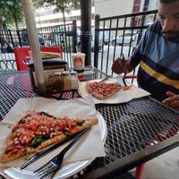 9/4/2019 tarihinde Sunny S.ziyaretçi tarafından Vinny&amp;#39;s NY Pizza'de çekilen fotoğraf