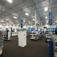 Photo taken at Best Buy by Sunny S. on 6/3/2018