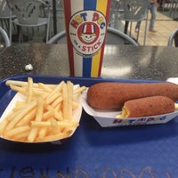 Foto diambil di Hot Dog on a Stick oleh Rj S. pada 5/8/2014