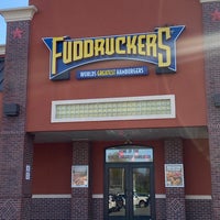 Photo taken at Fuddruckers by Victor on 4/21/2023