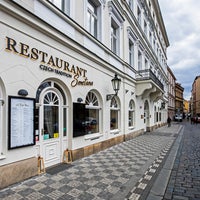 รูปภาพถ่ายที่ Smetana restaurant โดย Smetana restaurant เมื่อ 7/16/2019