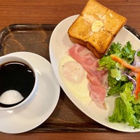 Photo taken at Ueshima Coffee House by しょこたん . on 5/8/2023