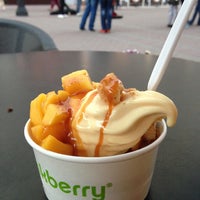Photo taken at Pinkberry by Элеонора on 6/5/2013