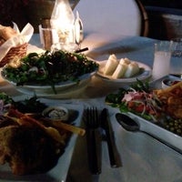 Das Foto wurde bei Zinbad Restaurant &amp;amp; Bar von Gökçe O. am 7/6/2016 aufgenommen