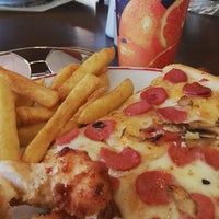 Photo taken at Pizza Tomato by Gözde on 7/8/2019