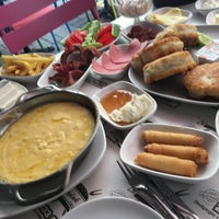 Foto tomada en Çardak Fast Food  por 🦋🦋🦋 el 10/30/2019