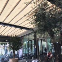 รูปภาพถ่ายที่ Caffè delle Rose โดย Fiore เมื่อ 9/6/2017