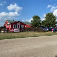 รูปภาพถ่ายที่ Stade&amp;#39;s Farm &amp;amp; Market โดย Jay F. เมื่อ 7/24/2021