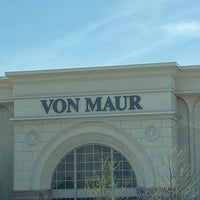 Von Maur, Christmas at Von Maur Yorktown Mall Lombard Illin…