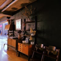 Foto diambil di Garage Café oleh Daria K. pada 1/15/2022