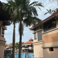 Photo taken at Anantara The Palm Dubai Resort by Nihan E. on 4/13/2024